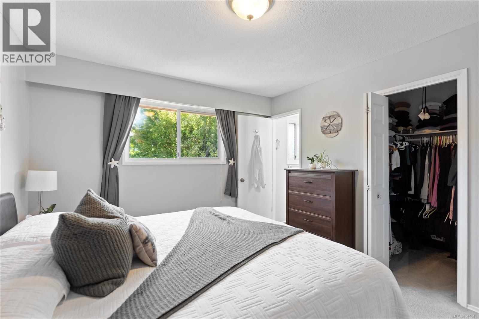  3273 Megaw Place, Saanich