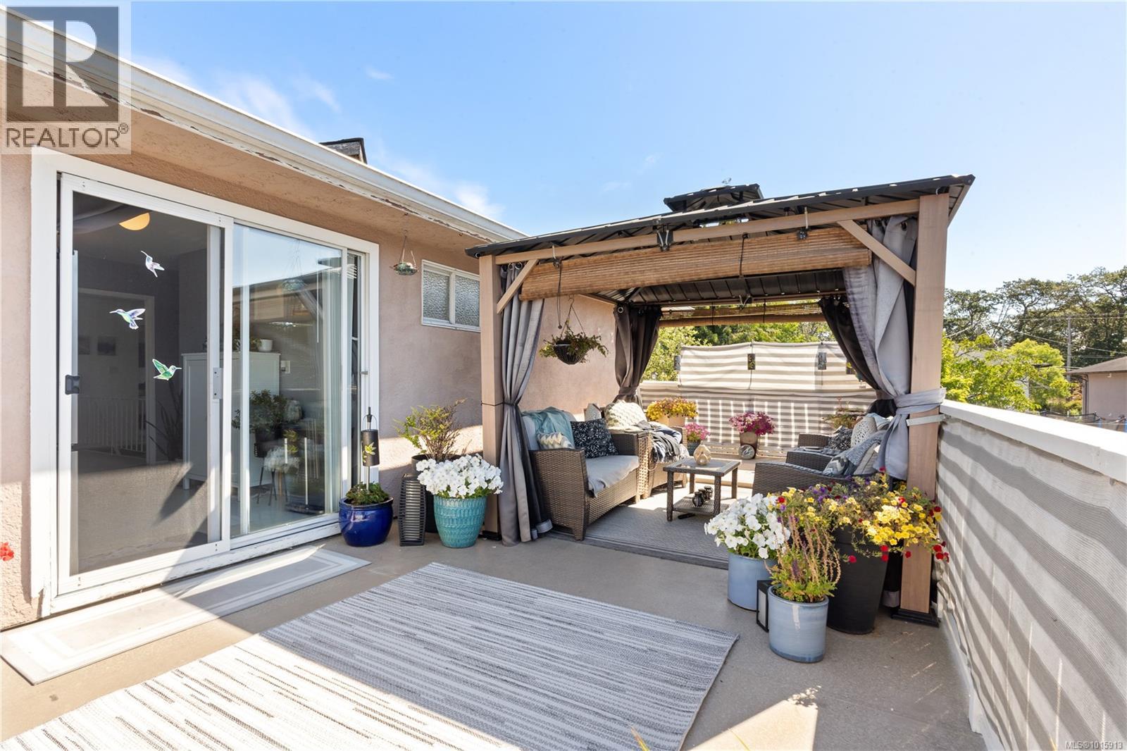  3273 Megaw Place, Saanich