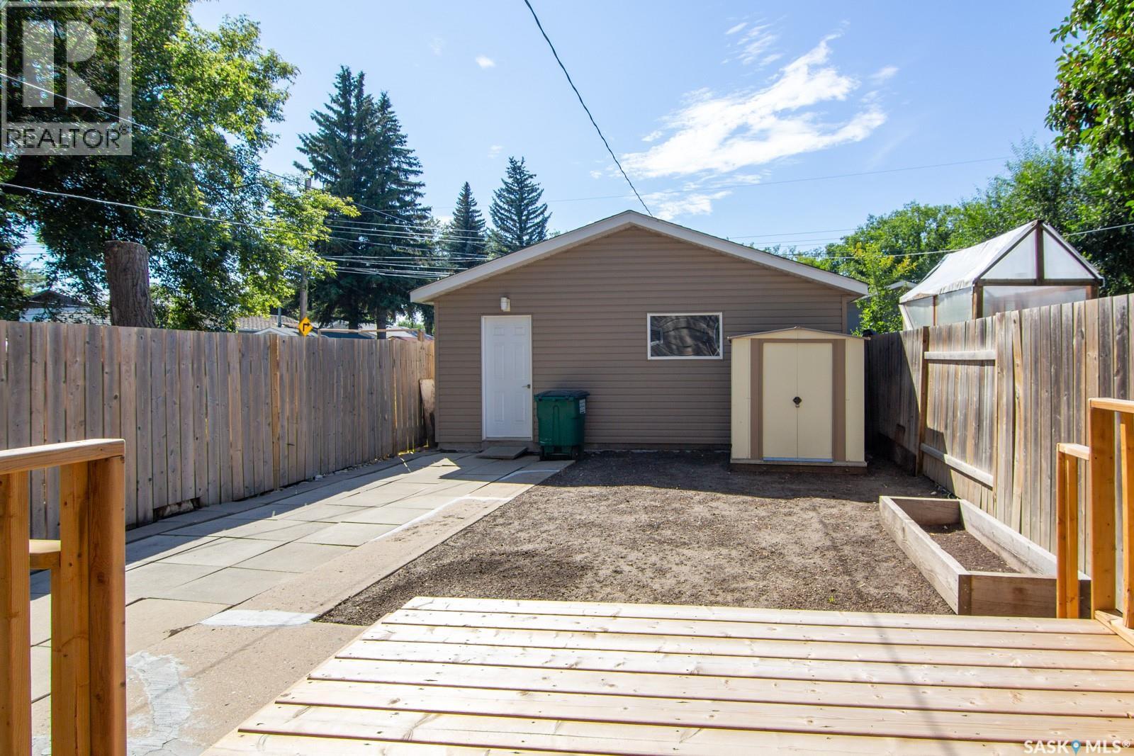 Single Family House 2 Level for Sale in  E AVENUE N Saskatoon 