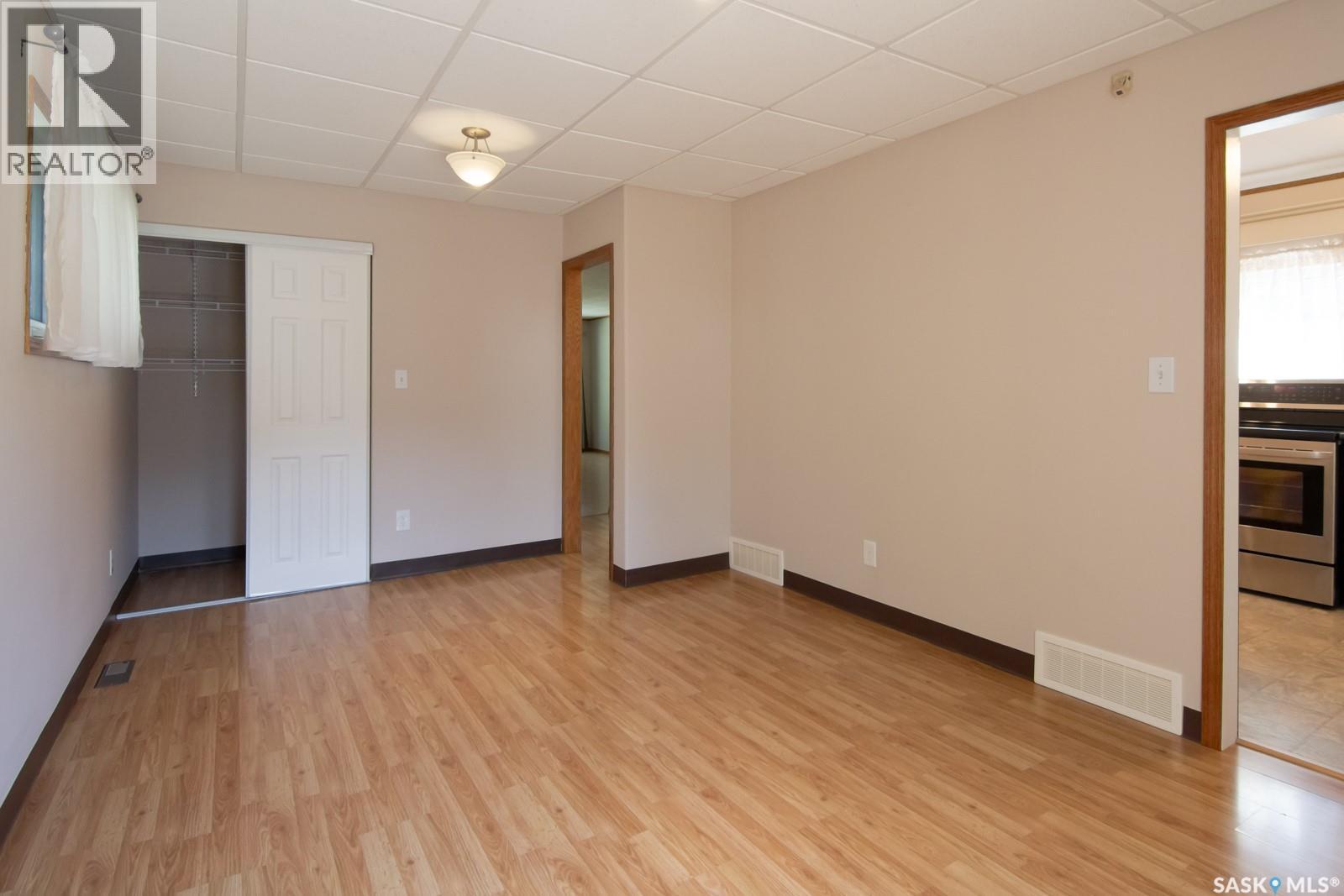 Single Family House 2 Level for Sale in  E AVENUE N Saskatoon 