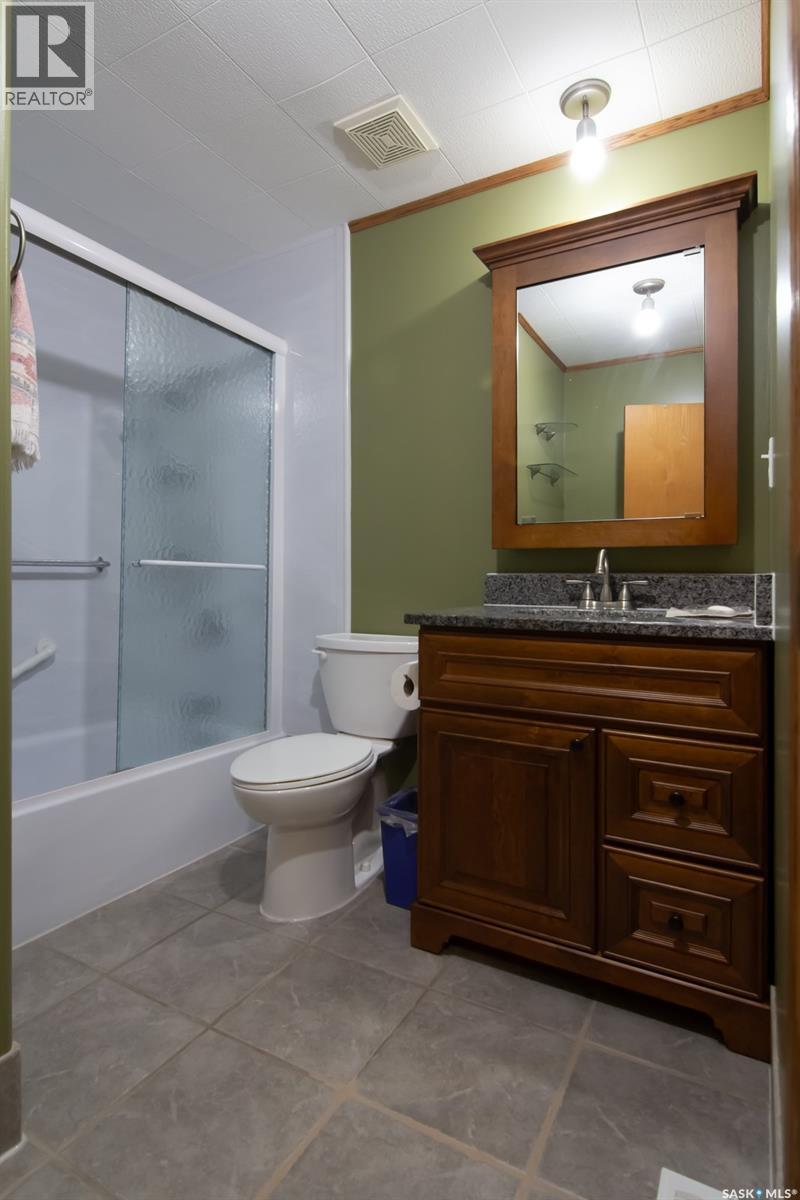 Single Family House 2 Level for Sale in  E AVENUE N Saskatoon 