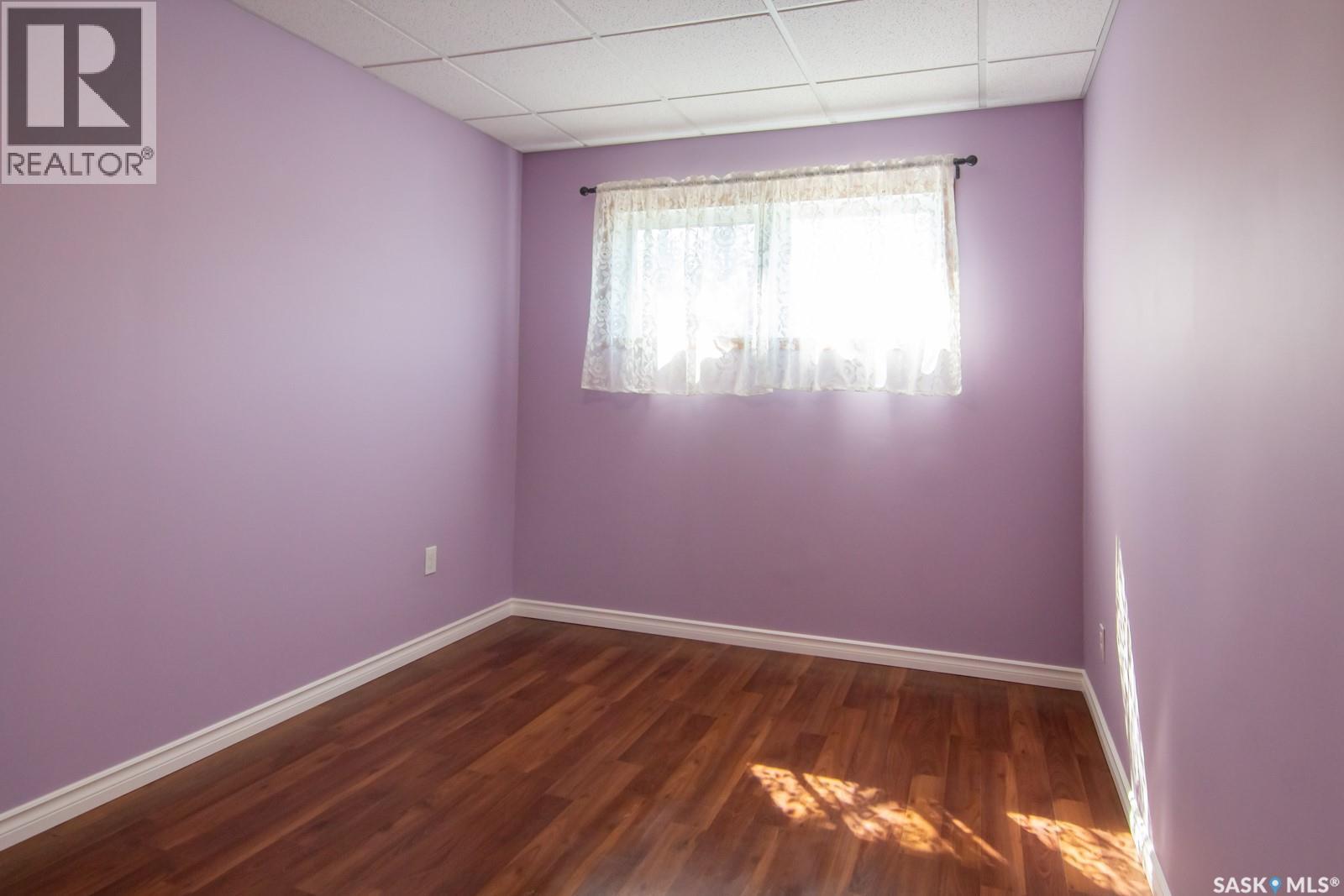 Single Family House 2 Level for Sale in  E AVENUE N Saskatoon 