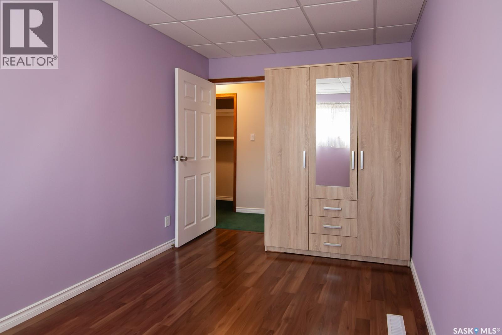 Single Family House 2 Level for Sale in  E AVENUE N Saskatoon 