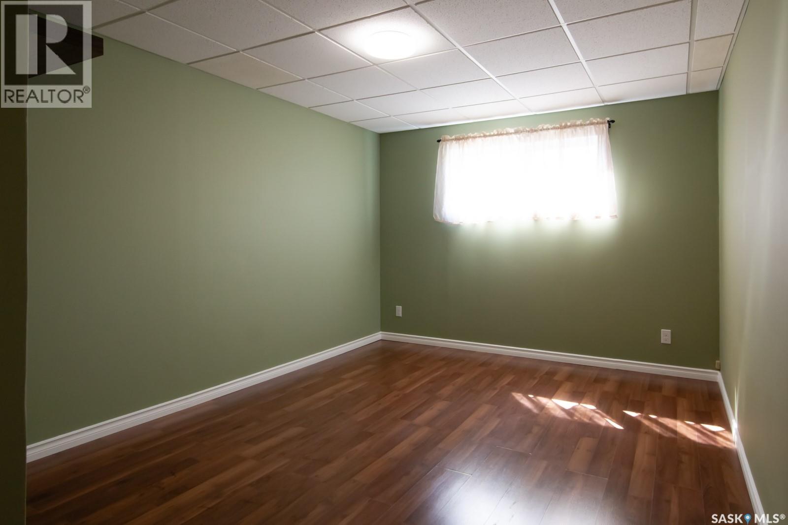 Single Family House 2 Level for Sale in  E AVENUE N Saskatoon 