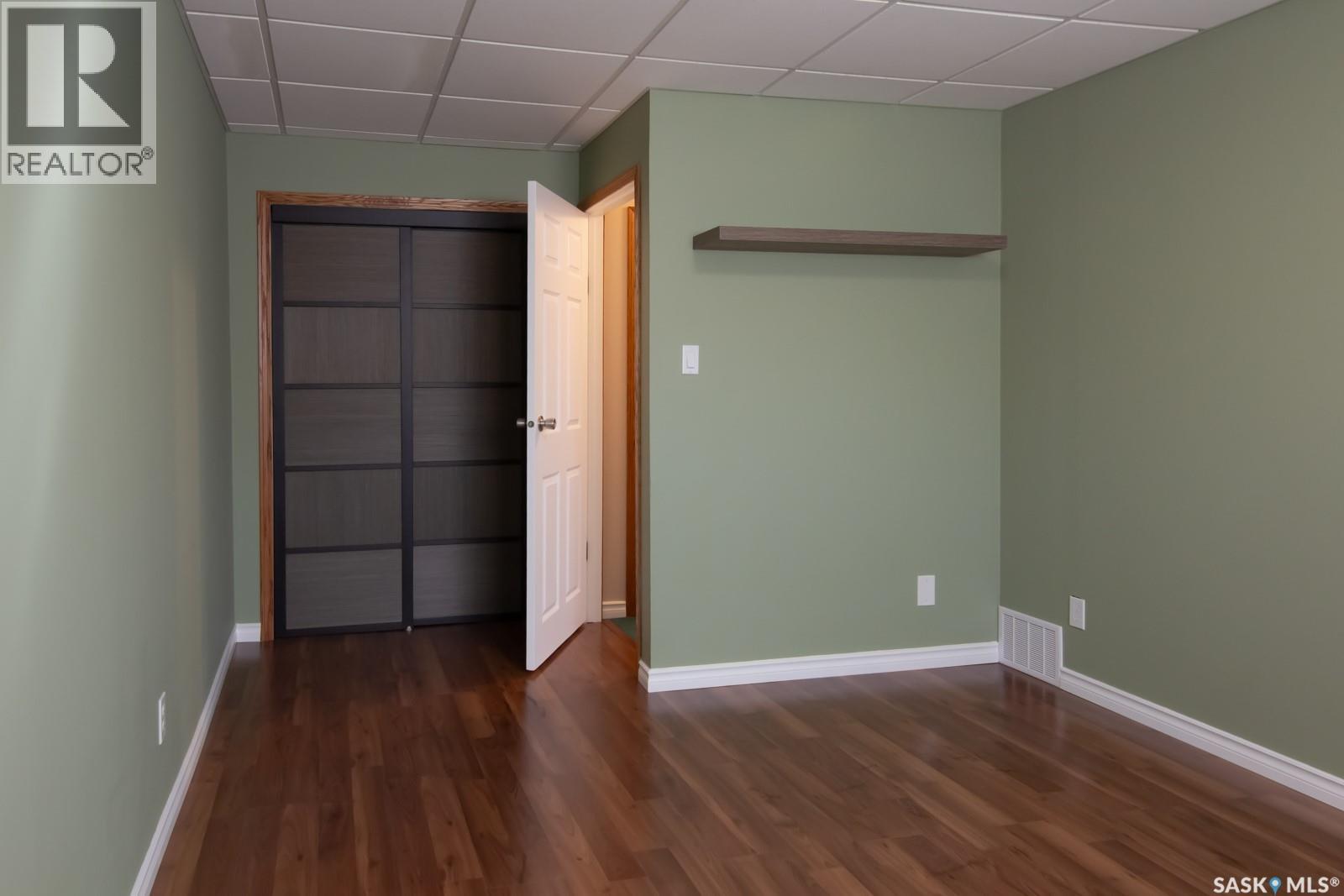 Single Family House 2 Level for Sale in  E AVENUE N Saskatoon 