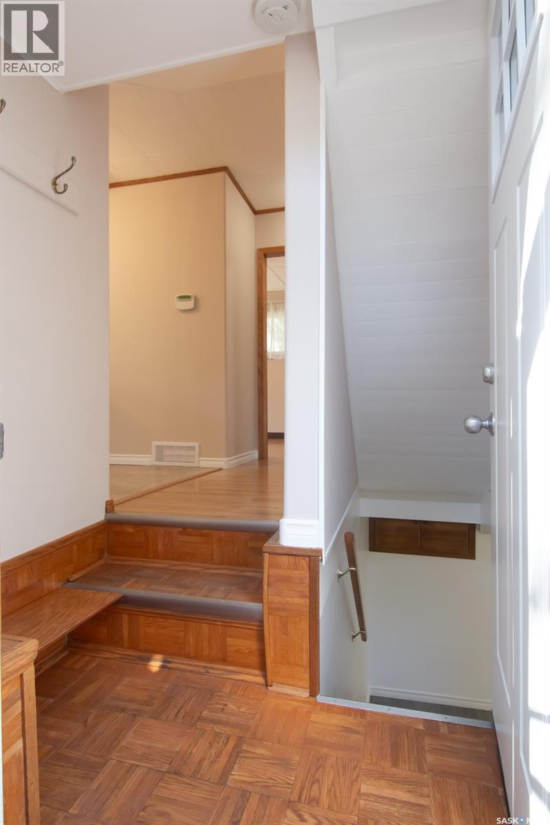 Single Family House 2 Level for Sale in  E AVENUE N Saskatoon 