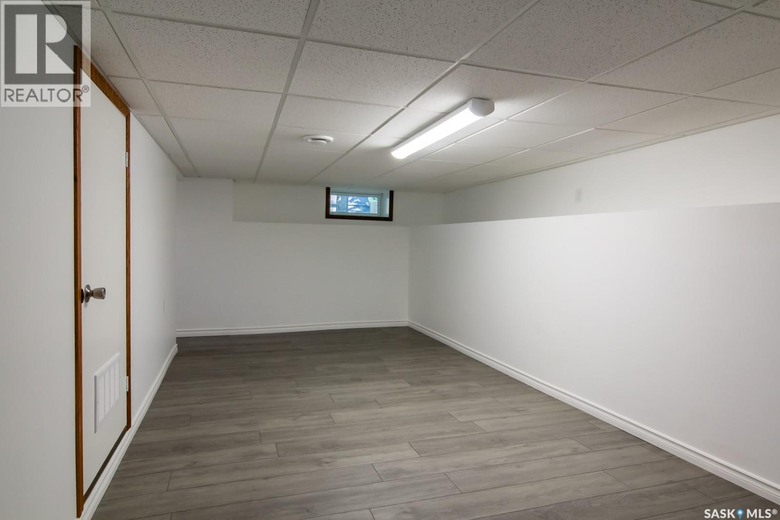 Single Family House 2 Level for Sale in  E AVENUE N Saskatoon 