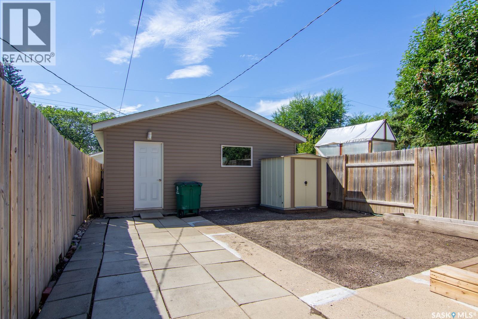 Single Family House 2 Level for Sale in  E AVENUE N Saskatoon 