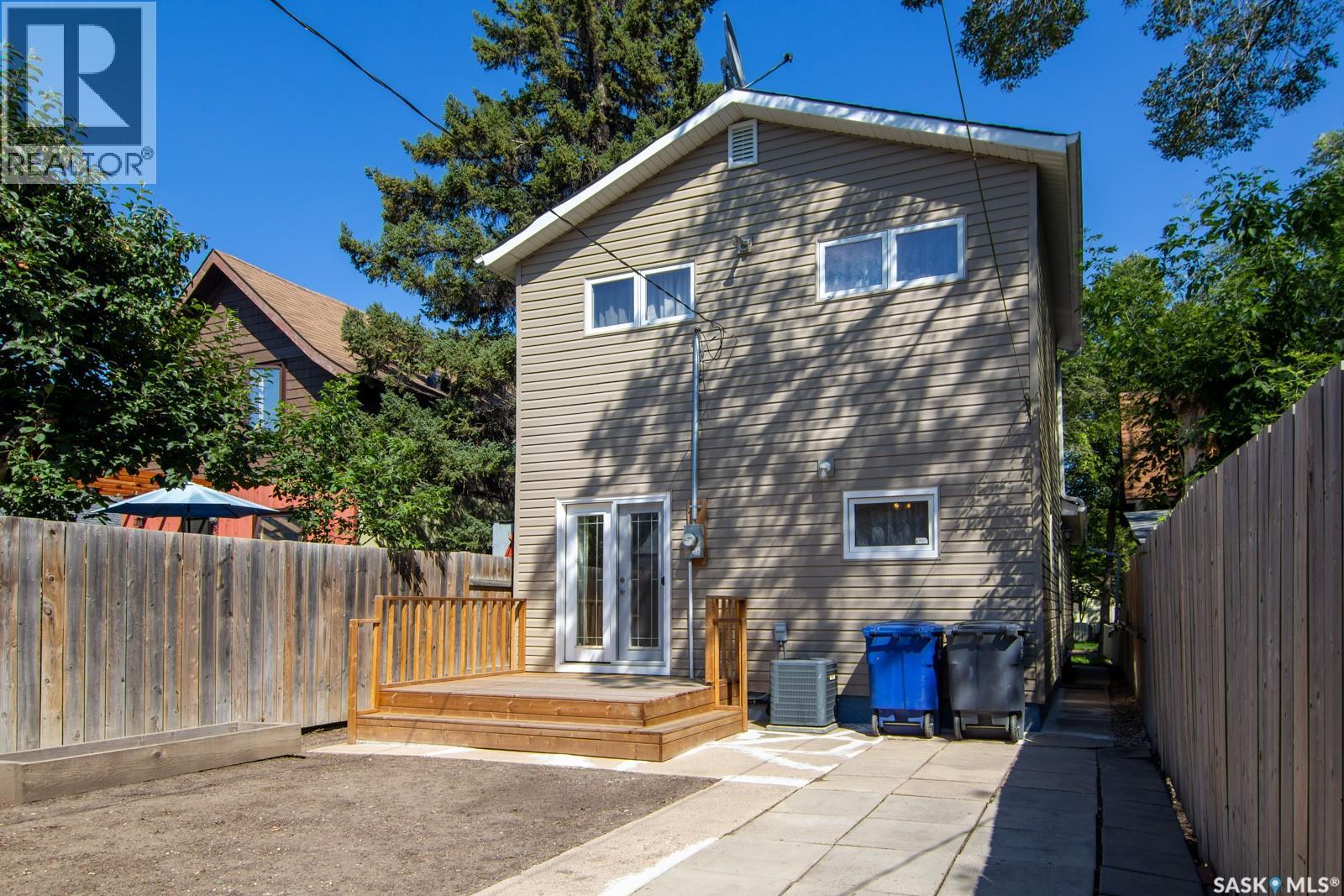 Single Family House 2 Level for Sale in  E AVENUE N Saskatoon 