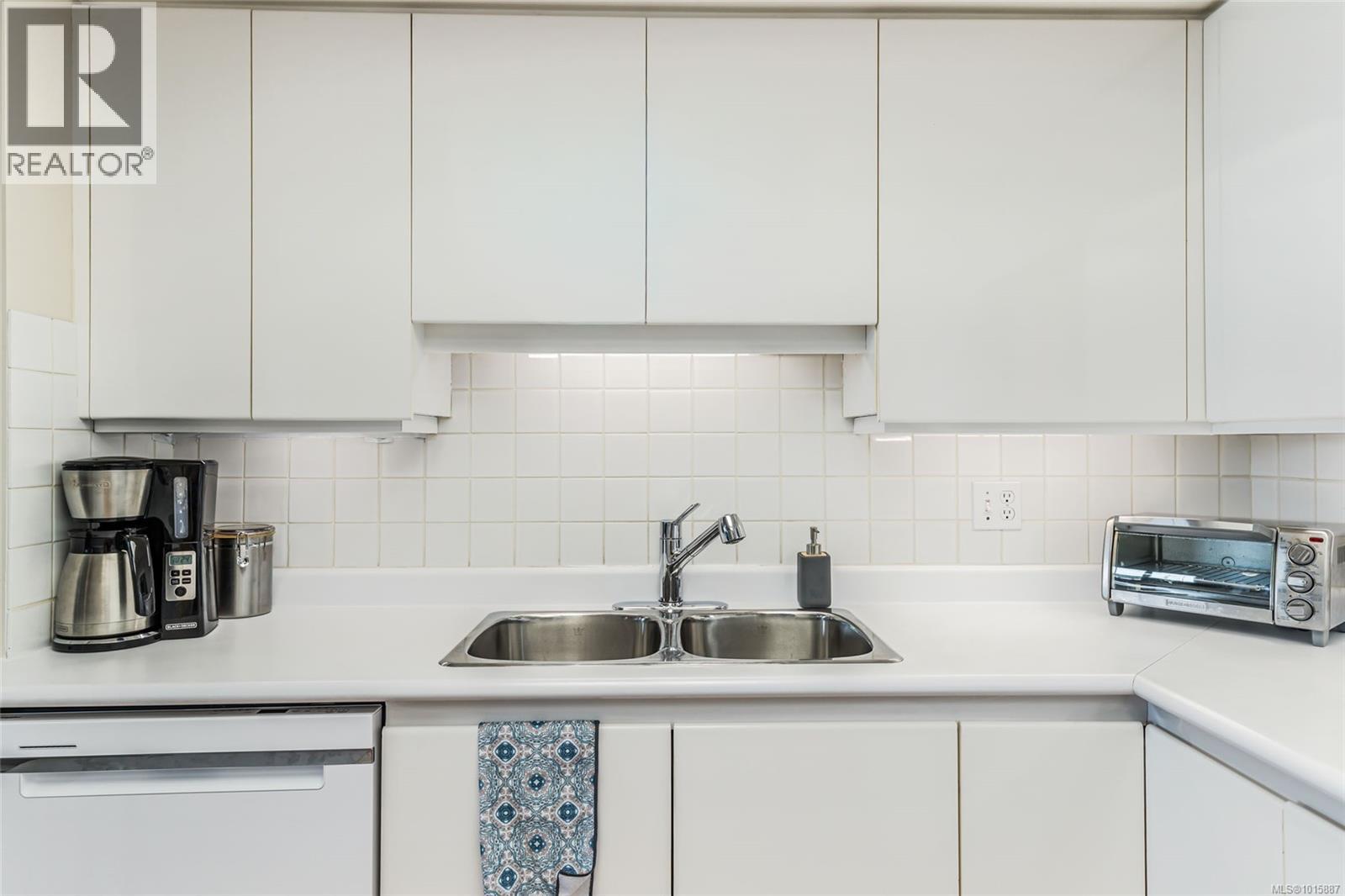 207 150 Promenade Dr, Nanaimo