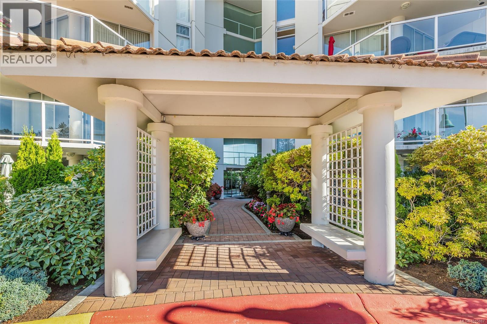 207 150 Promenade Dr, Nanaimo