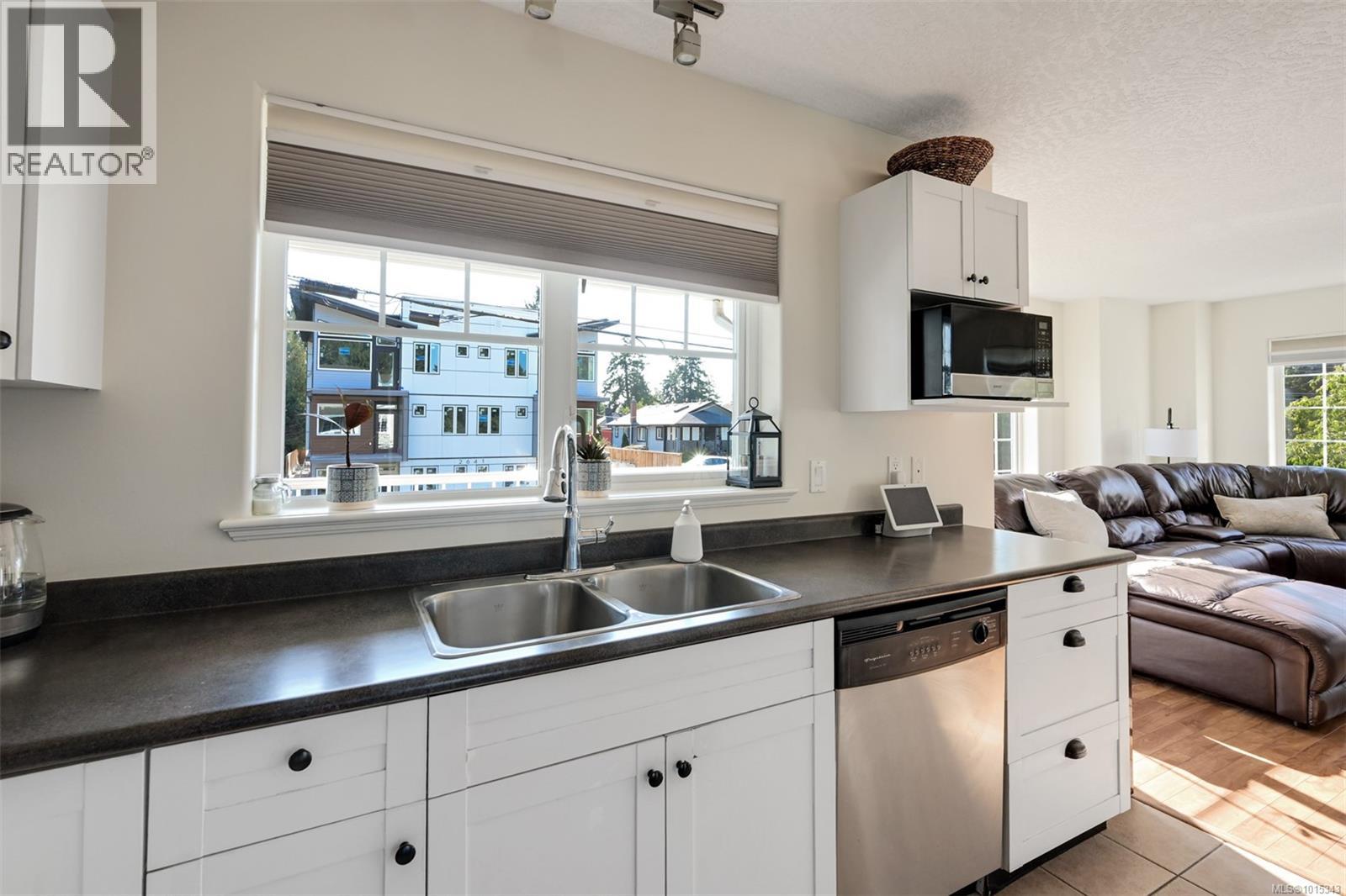 202 2644 Deville Road, Langford