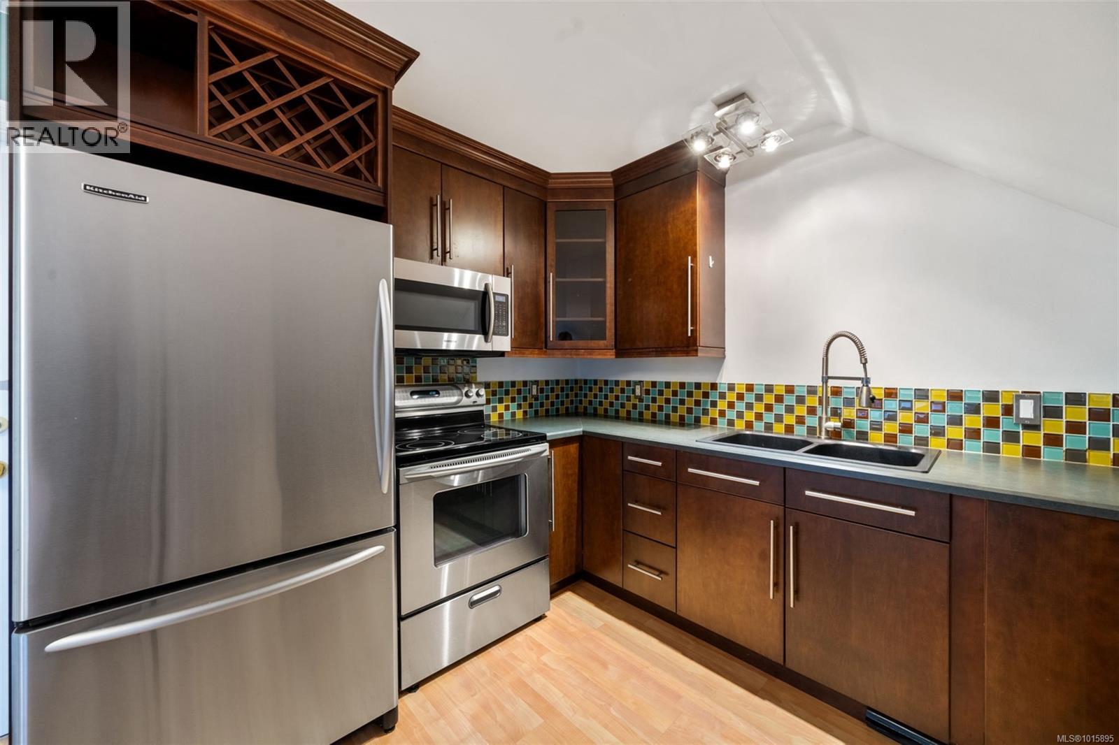 4980 Deer Park Trail, Metchosin