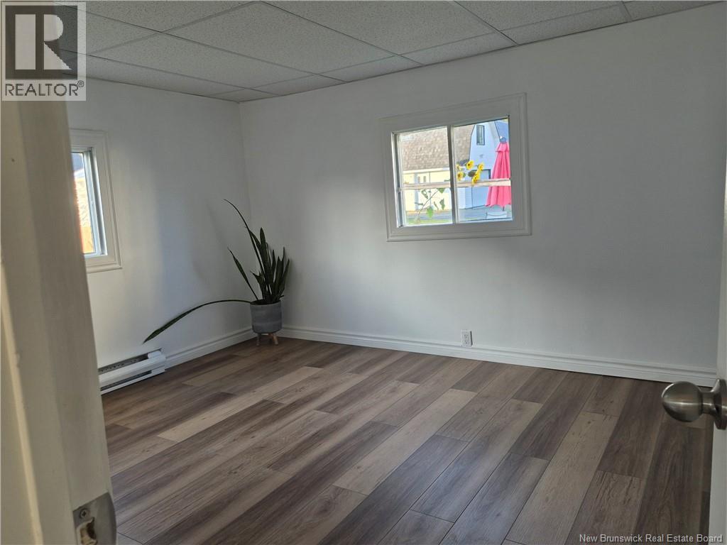 6 Damase Street - 16