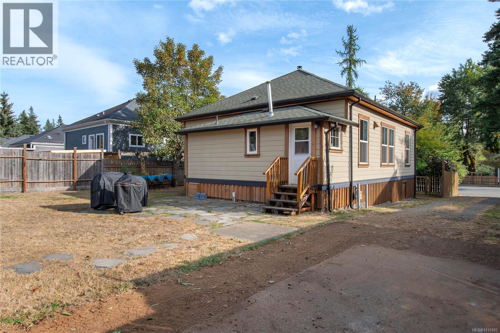 2792 Dunsmuir Ave, Cumberland