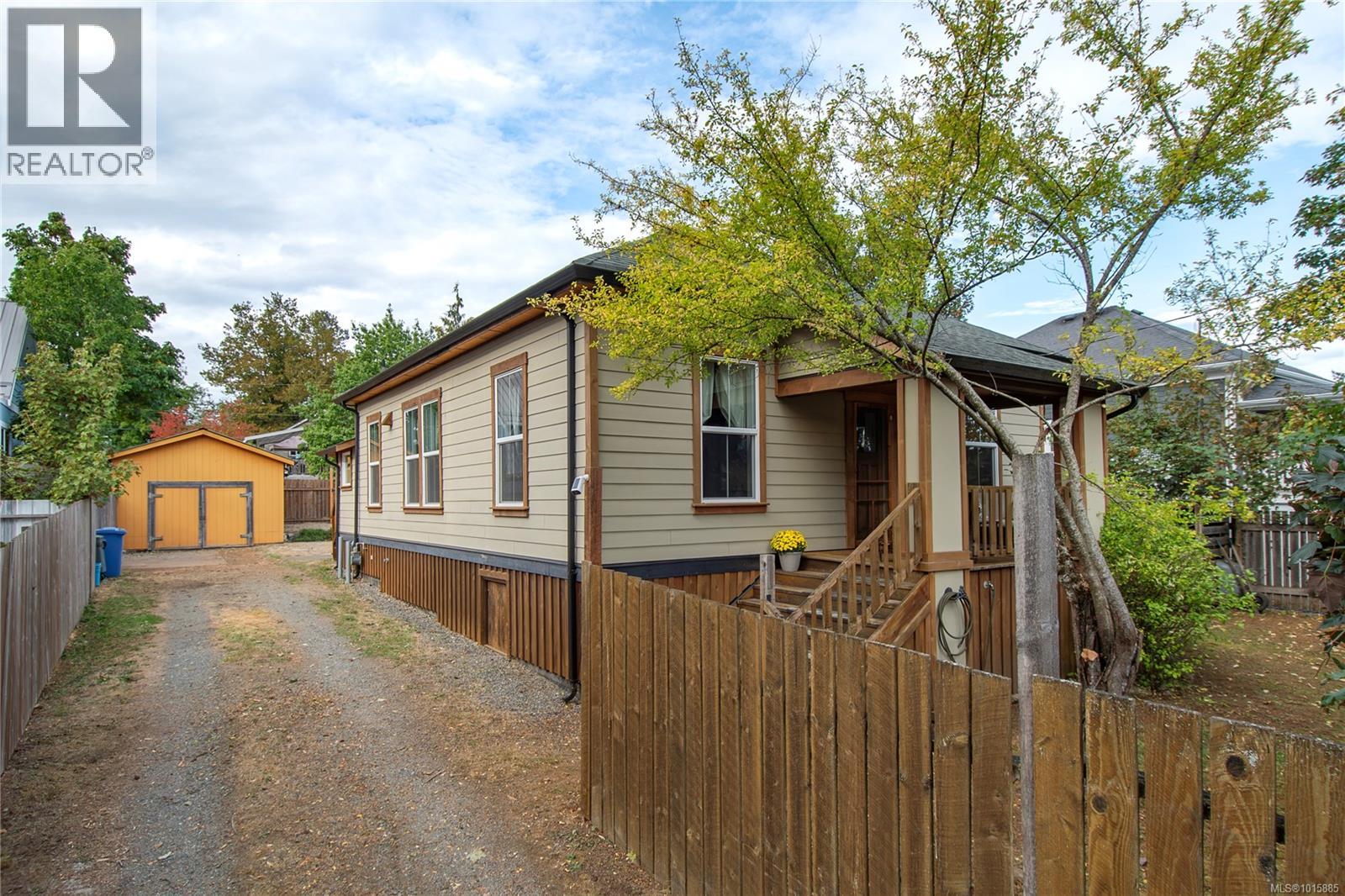 2792 Dunsmuir Ave, Cumberland