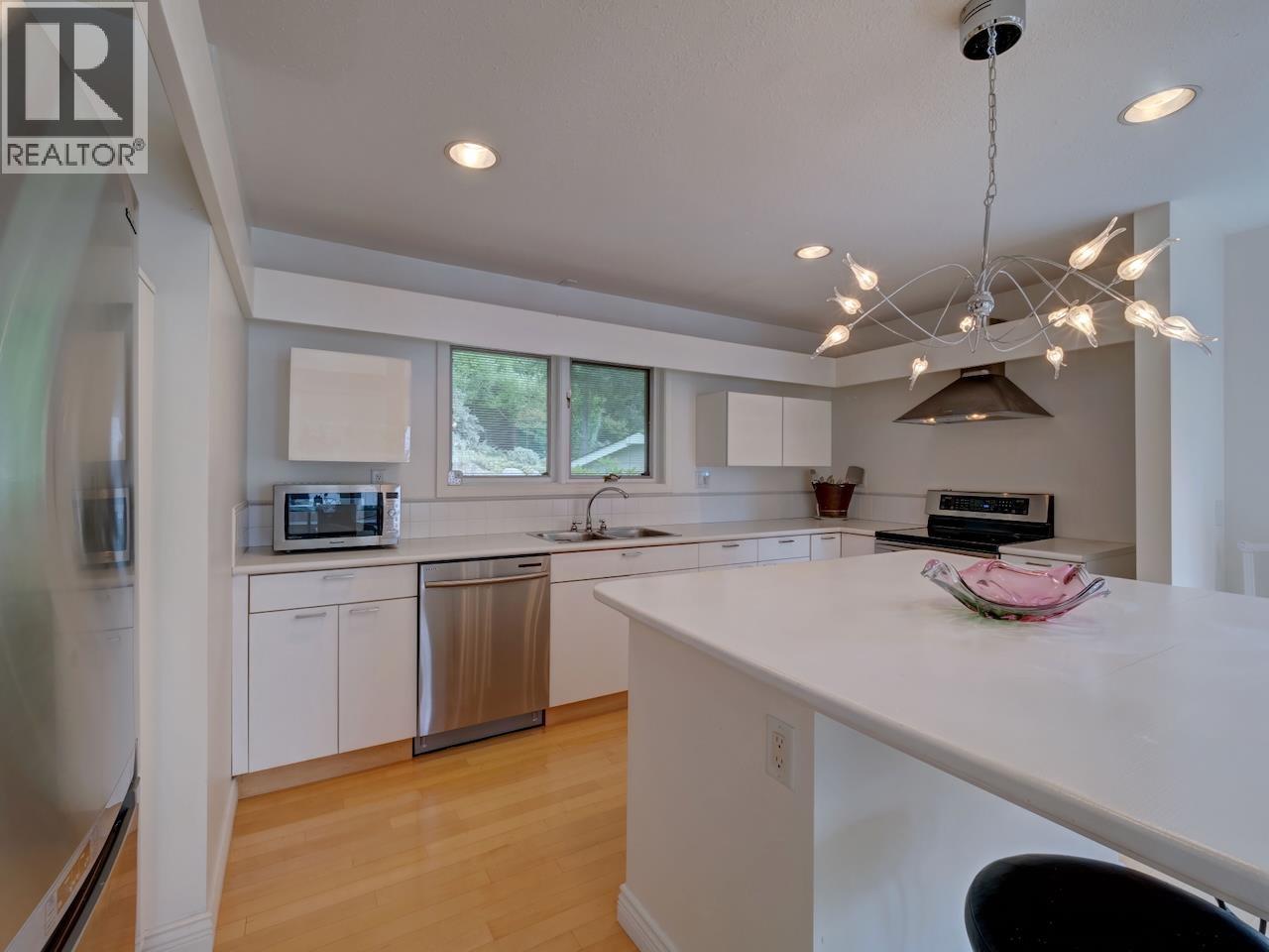 4947 SUNSHINE COAST HIGHWAY, Sechelt
