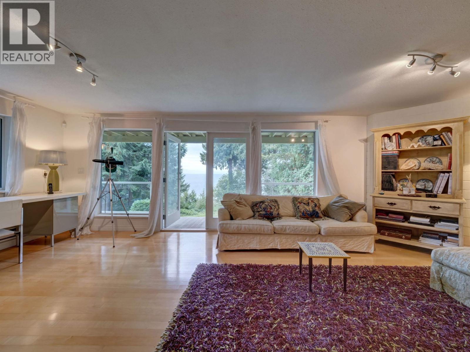 4947 SUNSHINE COAST HIGHWAY, Sechelt