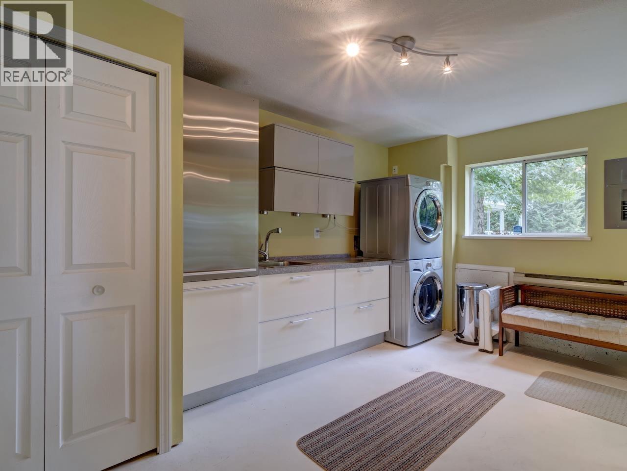 4947 SUNSHINE COAST HIGHWAY, Sechelt