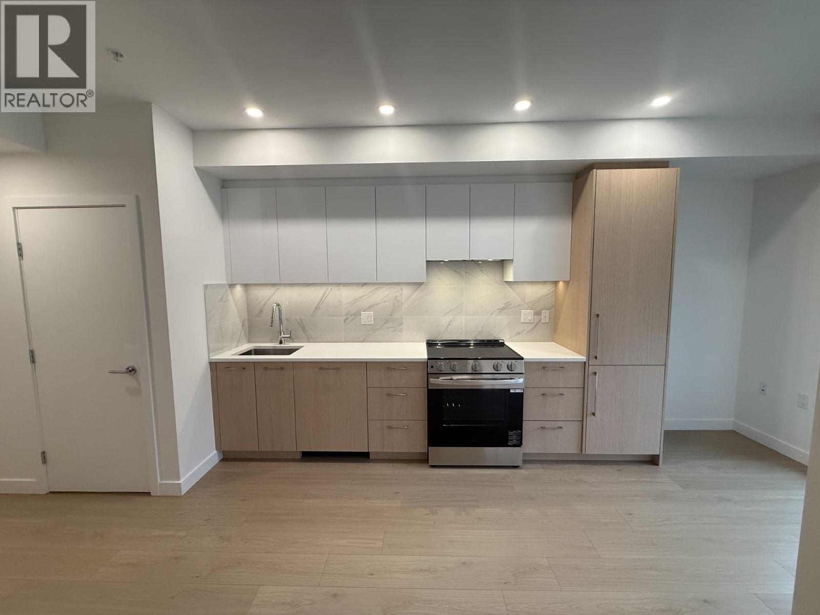503 150 JAMES, Port Moody