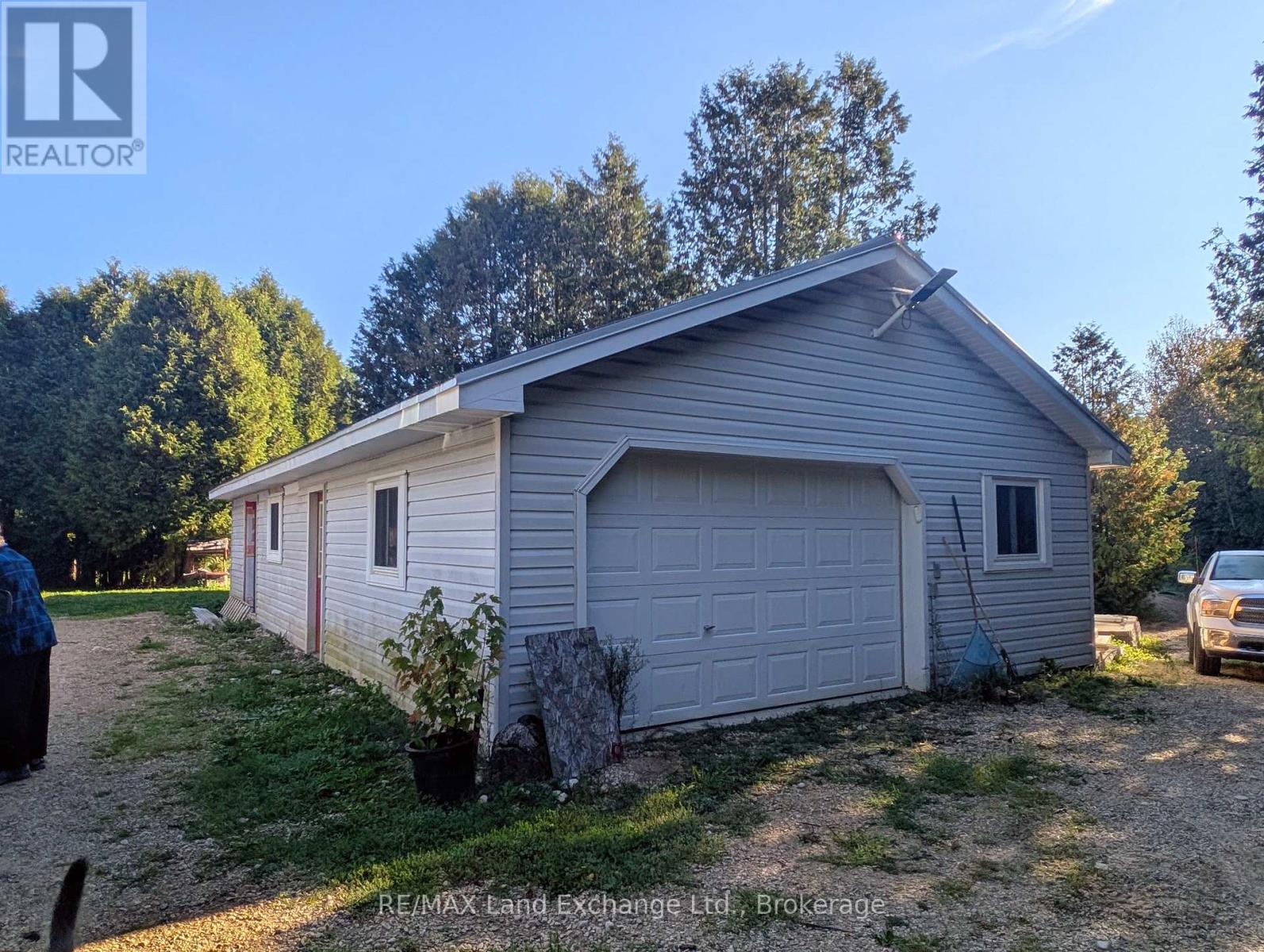 315045 HIGHWAY 6 RR1 HIGHWAY - 25