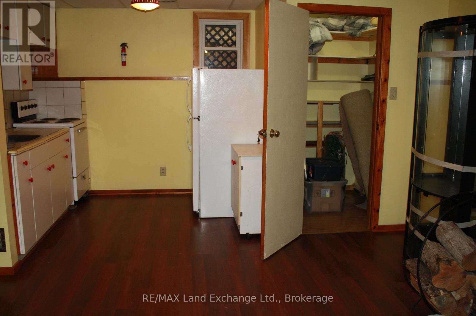 315045 HIGHWAY 6 RR1 HIGHWAY - 43