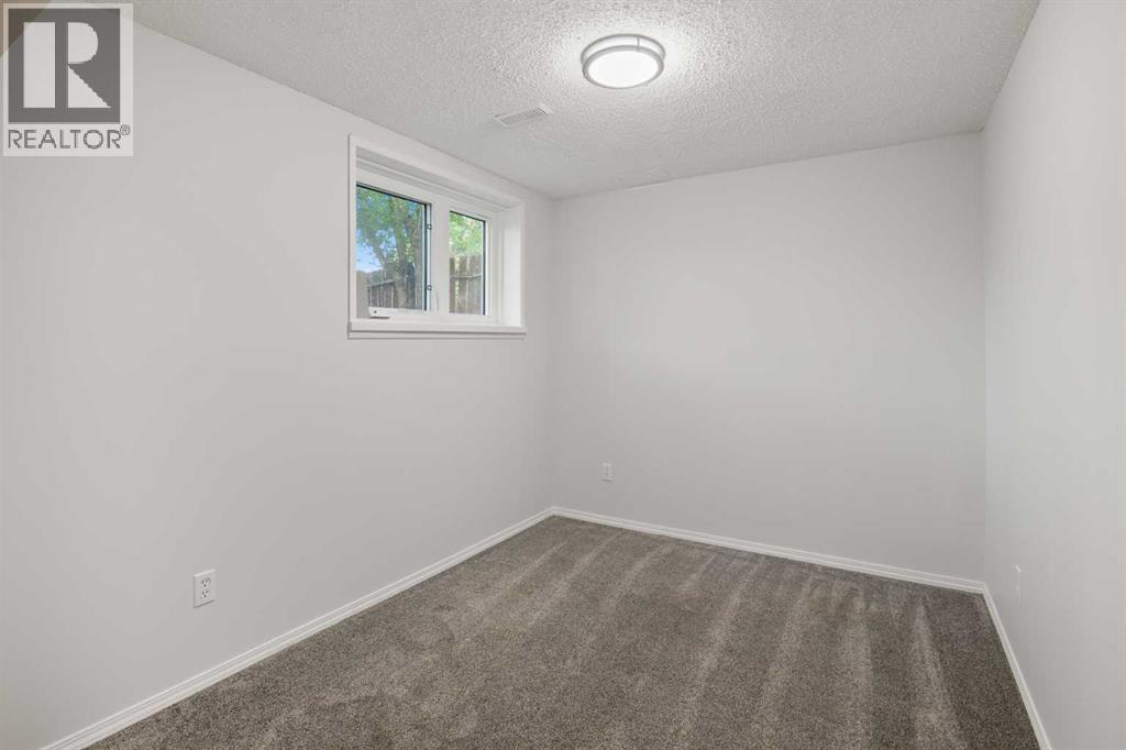 36 Page Avenue, Red Deer
