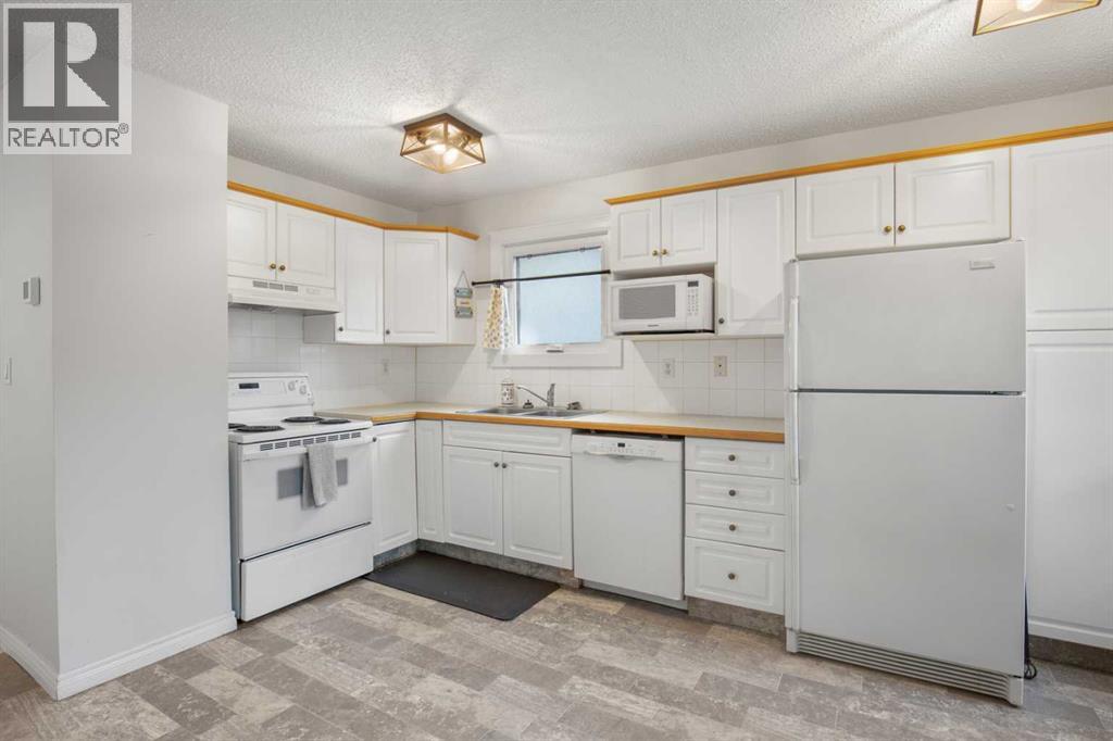 36 Page Avenue, Red Deer