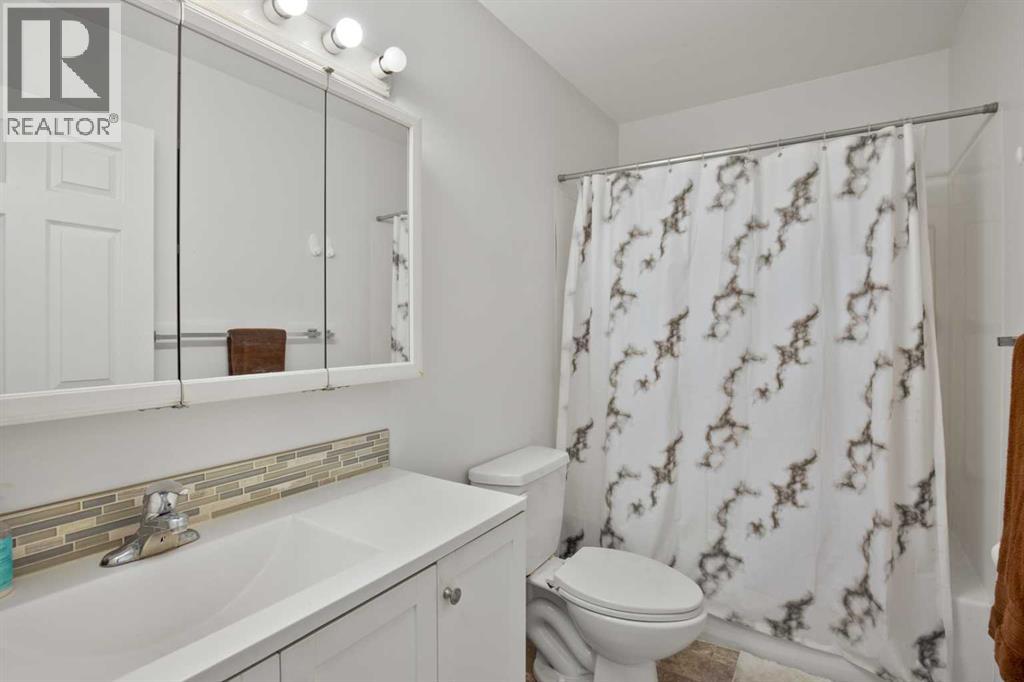 36 Page Avenue, Red Deer