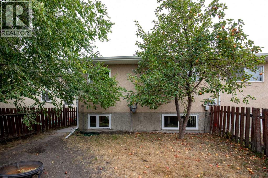 36 Page Avenue, Red Deer