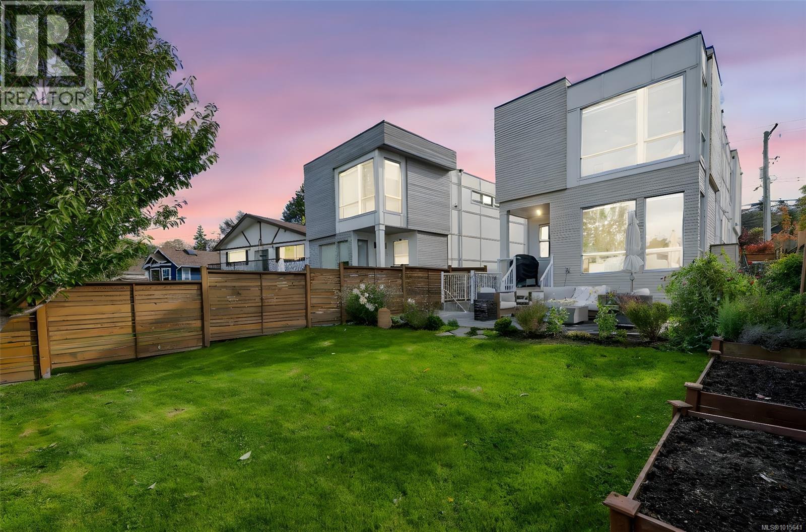 1040 Colville Rd, Esquimalt