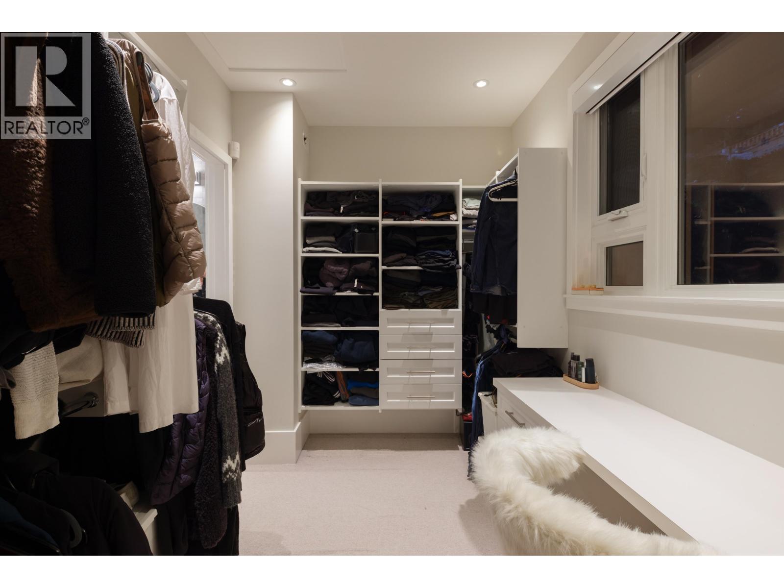 2821 CHIPPENDALE ROAD, West Vancouver