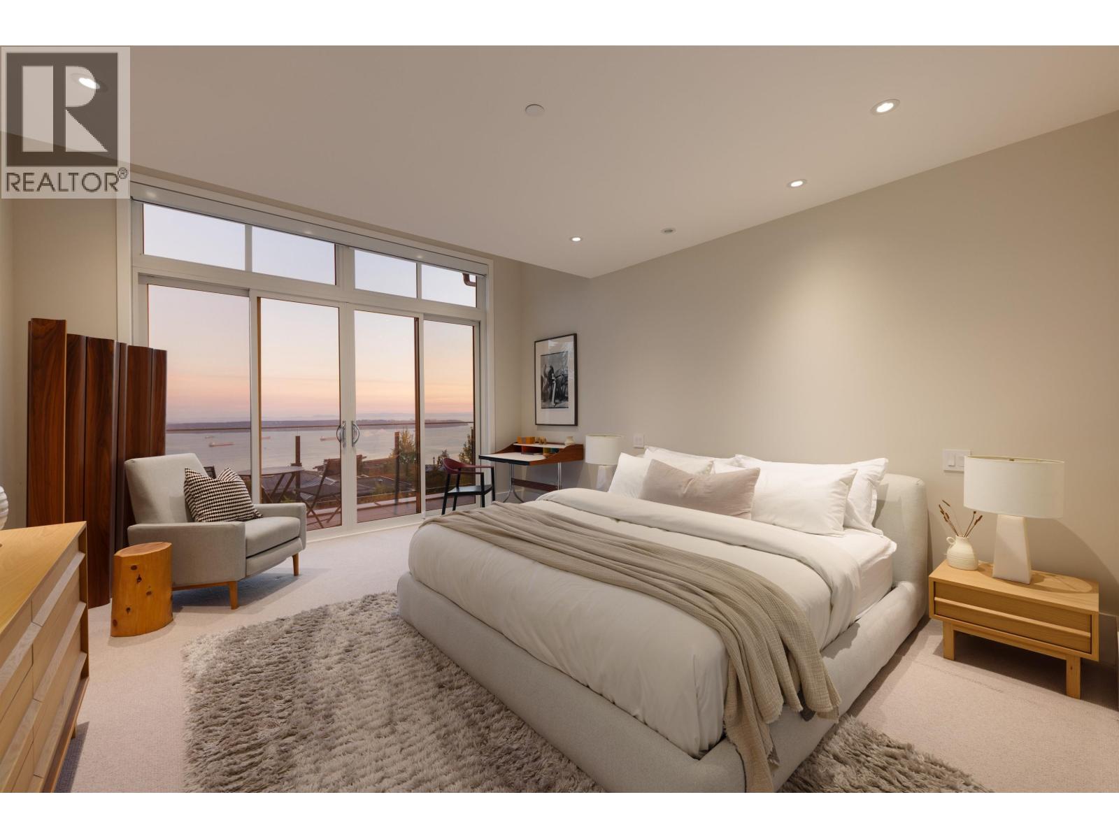 2821 CHIPPENDALE ROAD, West Vancouver