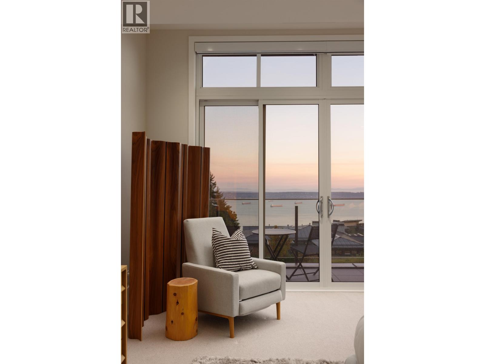 2821 CHIPPENDALE ROAD, West Vancouver