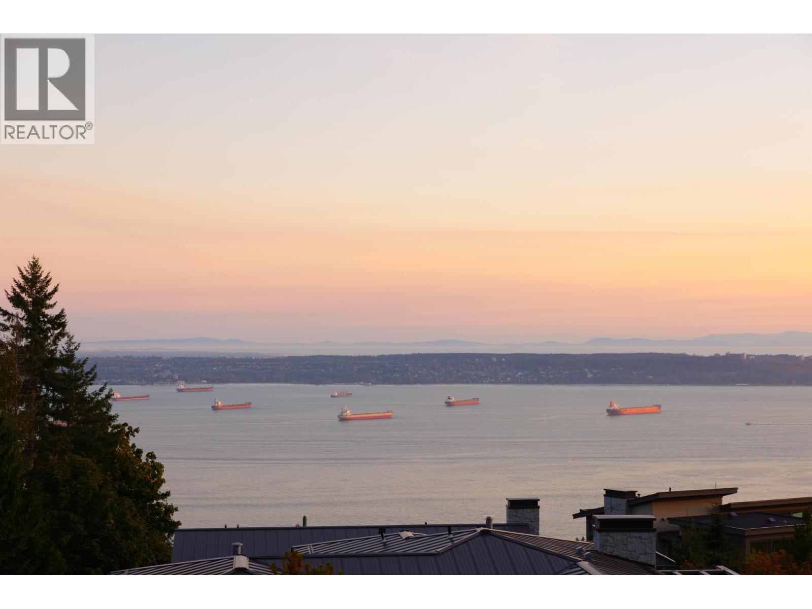 2821 CHIPPENDALE ROAD, West Vancouver