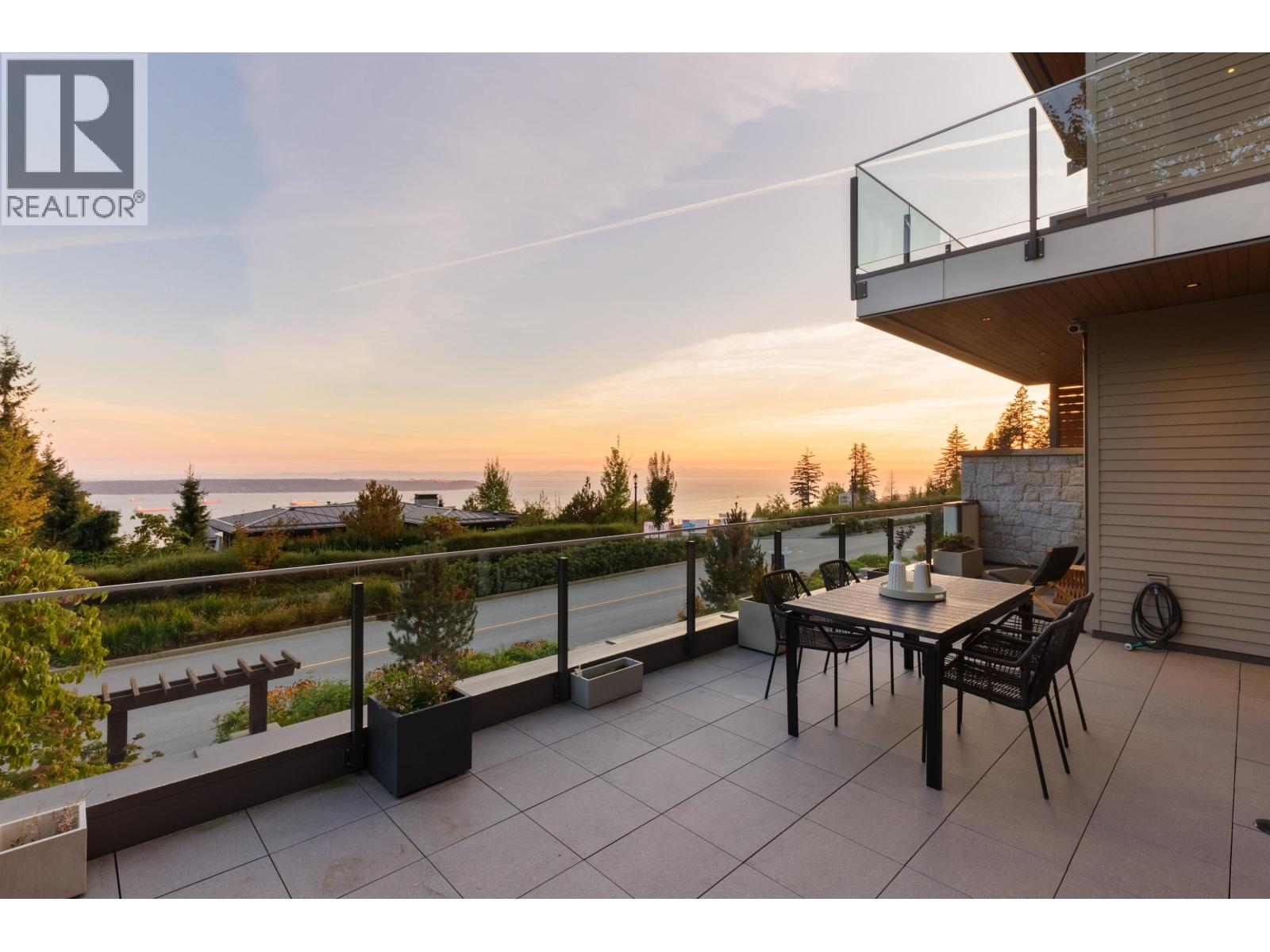 2821 CHIPPENDALE ROAD, West Vancouver