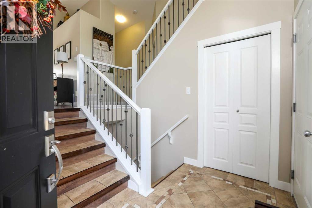 Single Family House Bi-level for Sale in  Mt Sunburst Crescent W Sunridge Lethbridge 