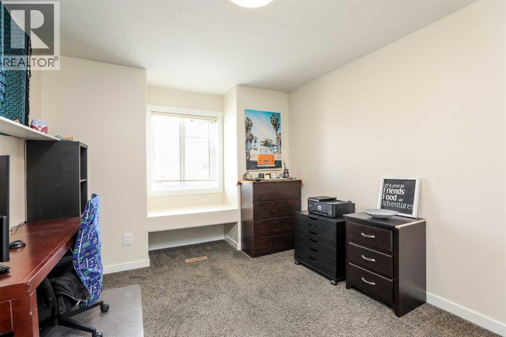 Single Family House Bi-level for Sale in  Mt Sunburst Crescent W Sunridge Lethbridge 