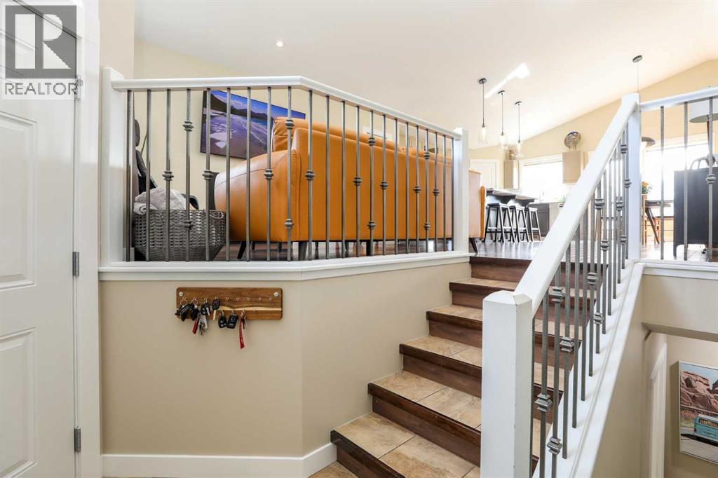 Single Family House Bi-level for Sale in  Mt Sunburst Crescent W Sunridge Lethbridge 