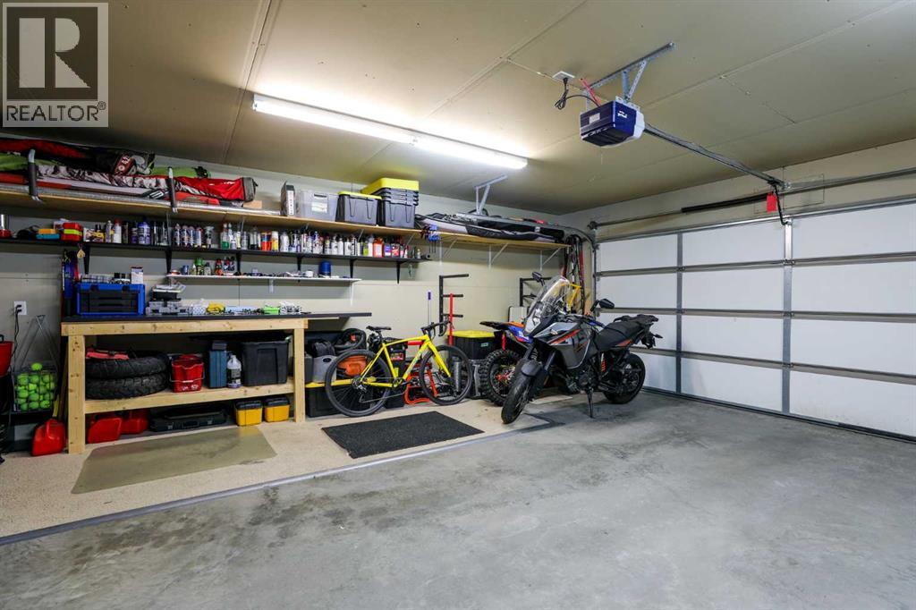 Single Family House Bi-level for Sale in  Mt Sunburst Crescent W Sunridge Lethbridge 