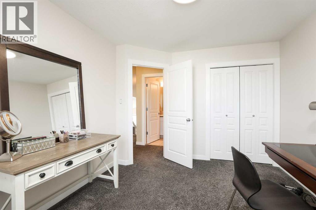 Single Family House Bi-level for Sale in  Mt Sunburst Crescent W Sunridge Lethbridge 