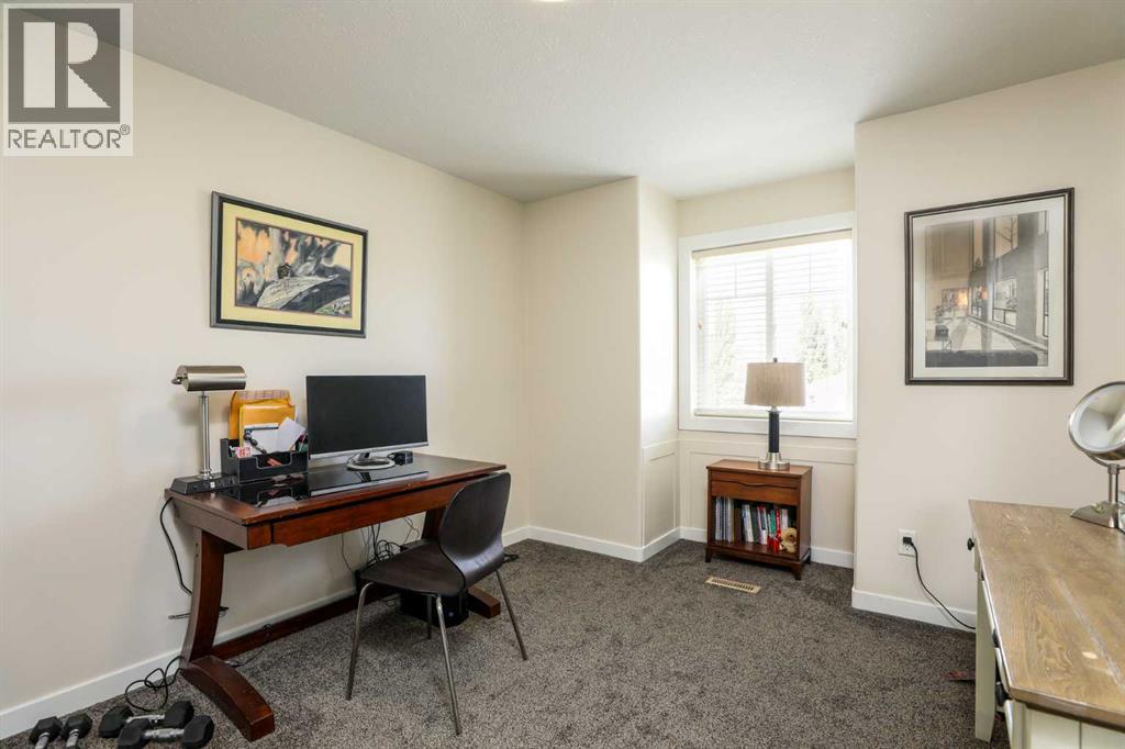 Single Family House Bi-level for Sale in  Mt Sunburst Crescent W Sunridge Lethbridge 