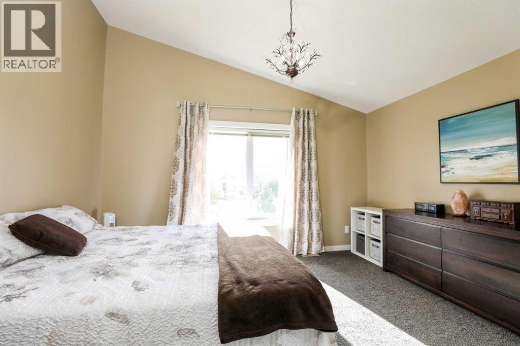 Single Family House Bi-level for Sale in  Mt Sunburst Crescent W Sunridge Lethbridge 