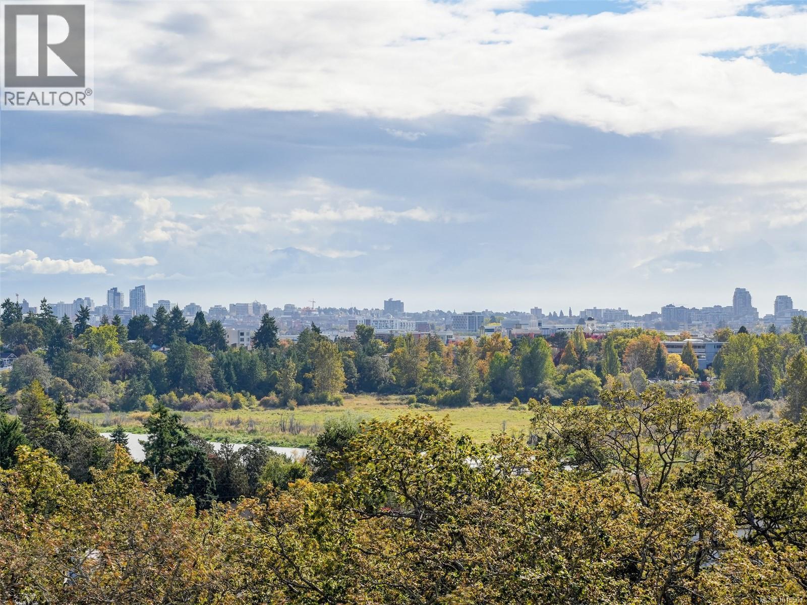 603 4009 Rainbow Hill Lane, Saanich