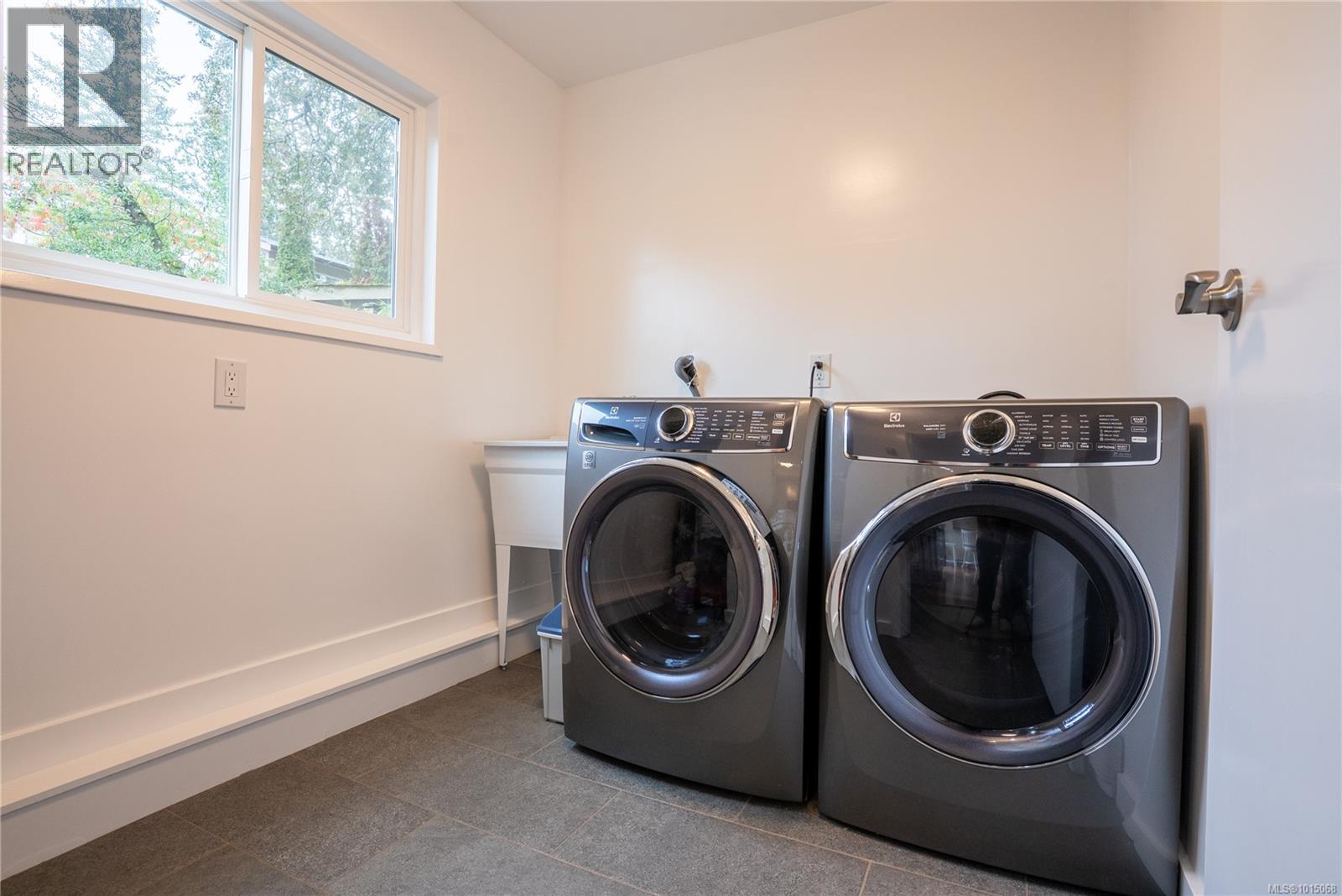 3909 Blenkinsop Road, Saanich