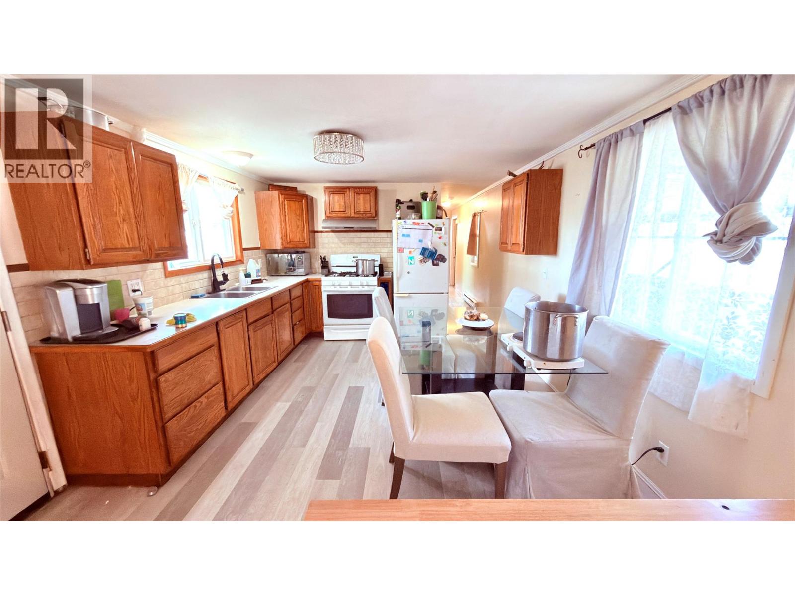 645 STRATHMORE AVENUE - 14