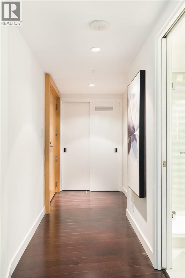 1001 777 RICHARDS STREET, Vancouver