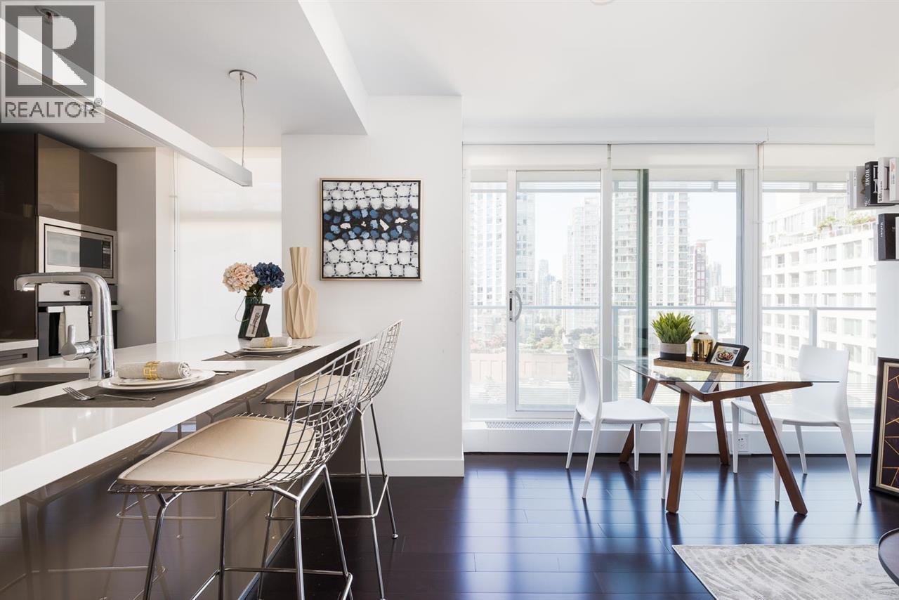 1001 777 RICHARDS STREET, Vancouver