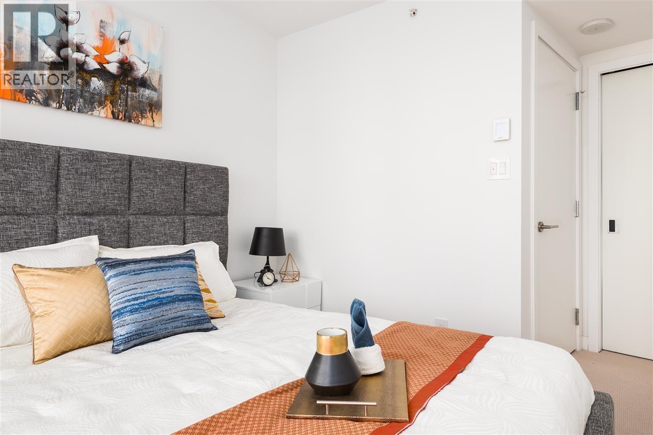1001 777 RICHARDS STREET, Vancouver