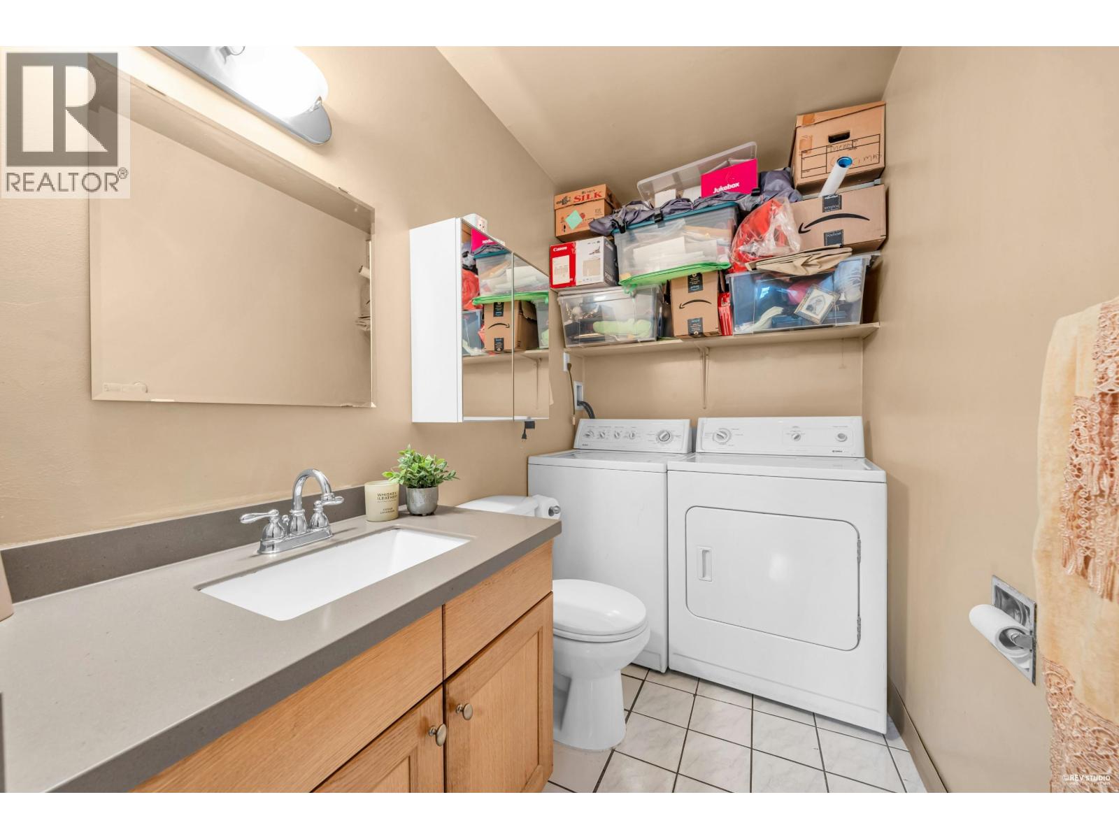 302 371 ELLESMERE AVENUE, Burnaby